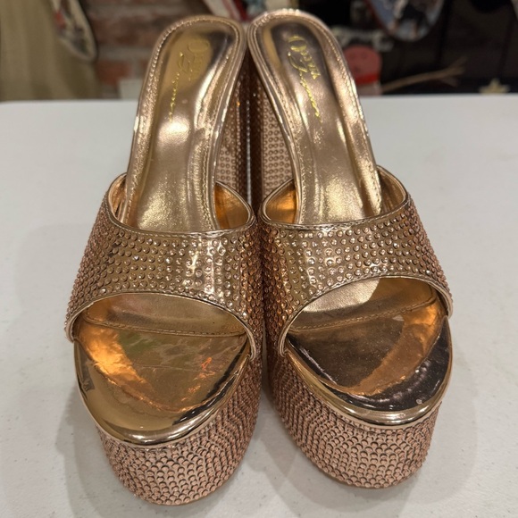 Olivia rose gold rhinestoned platform heels / size 9 / Excellent condition - Picture 6 of 14